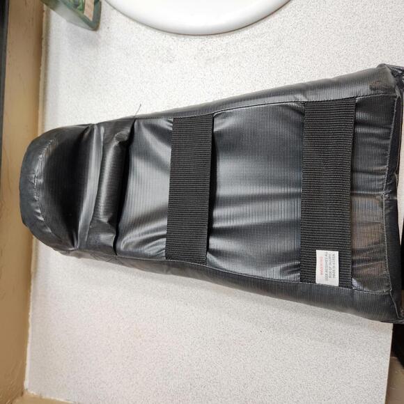 Golden Tiger Martial Arts/Karate Sleeve Mitt - Picture 3 of 7